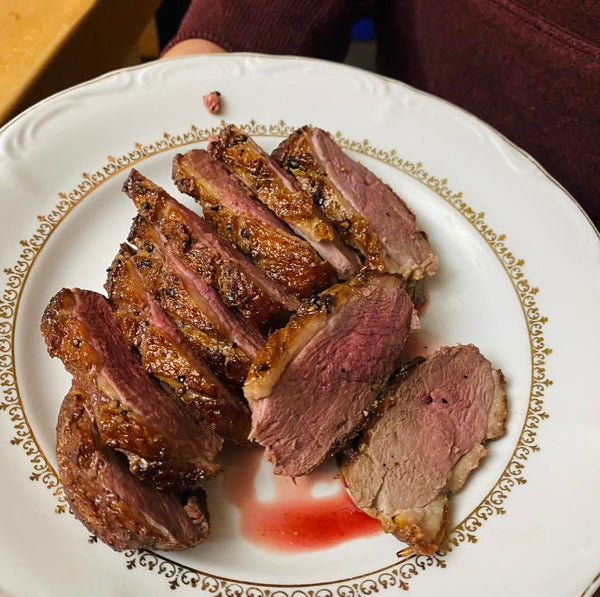 Poitrine canard bio cuisiné découpé